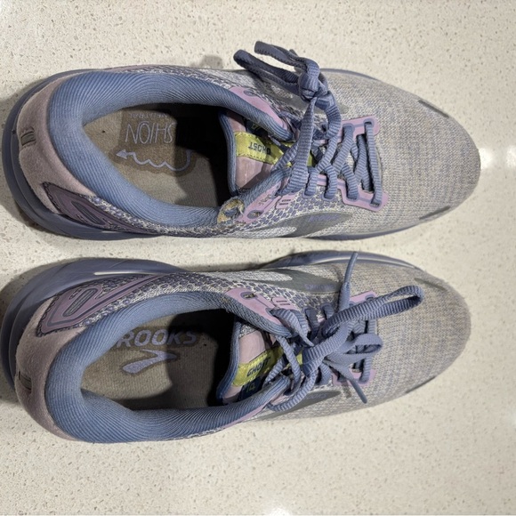 Brooks Lavender and Gray Ghost 10 Athletic Shoes - Picture 4 of 11